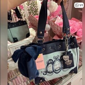 Juicy Couture Juicy
Lovers Club Tote Daydreamer Pastel Turquoise